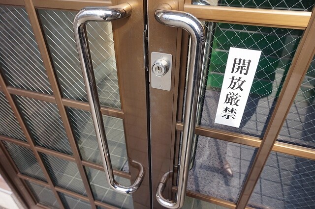 28/30 エントランス