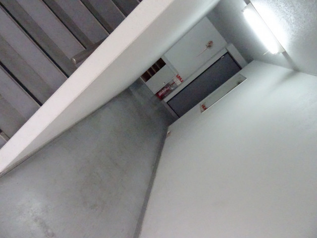 28/30 エントランス