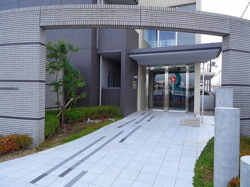 28/30 エントランス