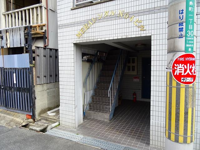 24/30 エントランス