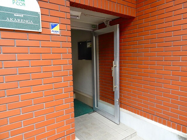 28/30 エントランス