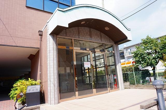 28/30 エントランス