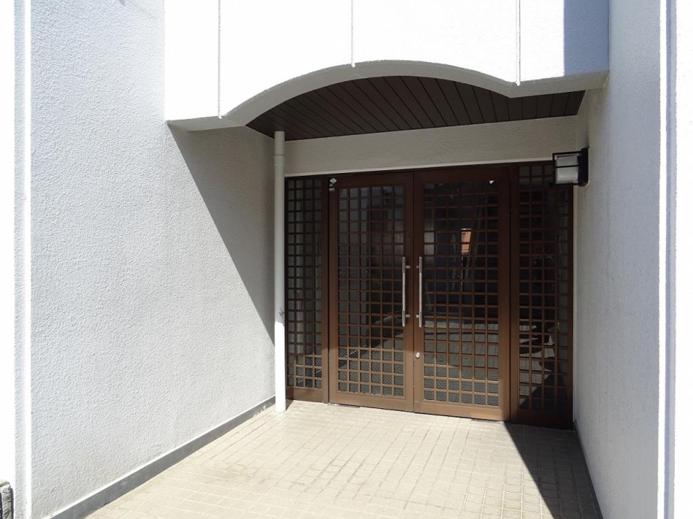 28/30 エントランス