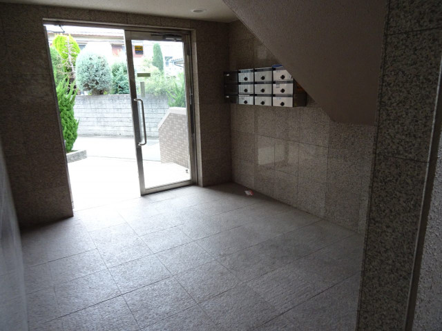 28/30 エントランス