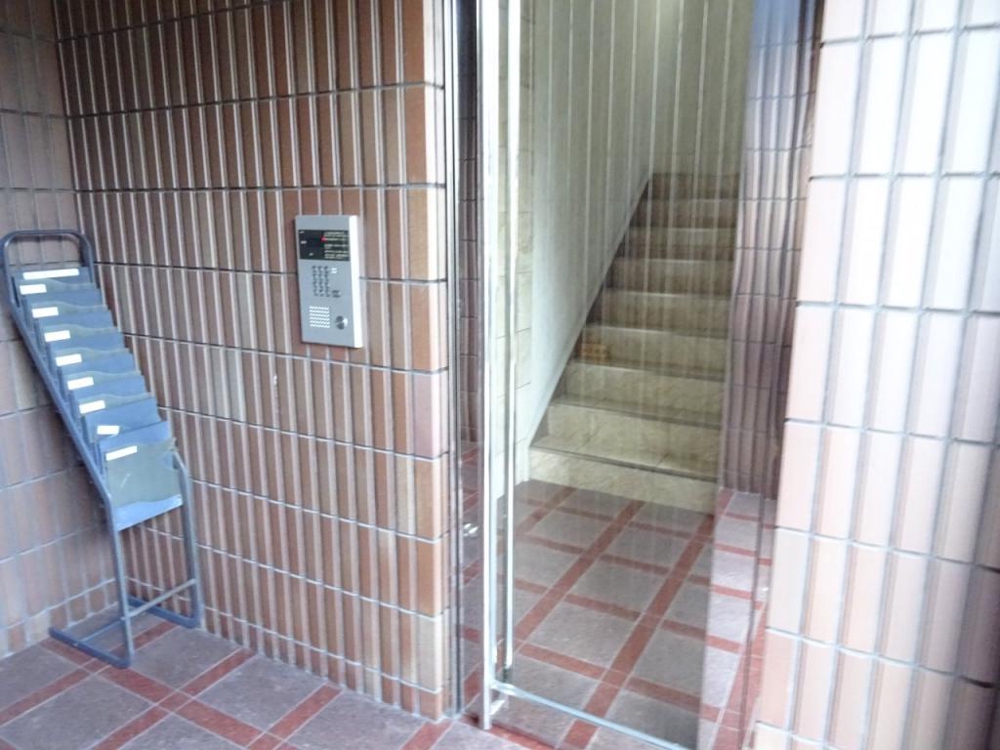 28/30 エントランス