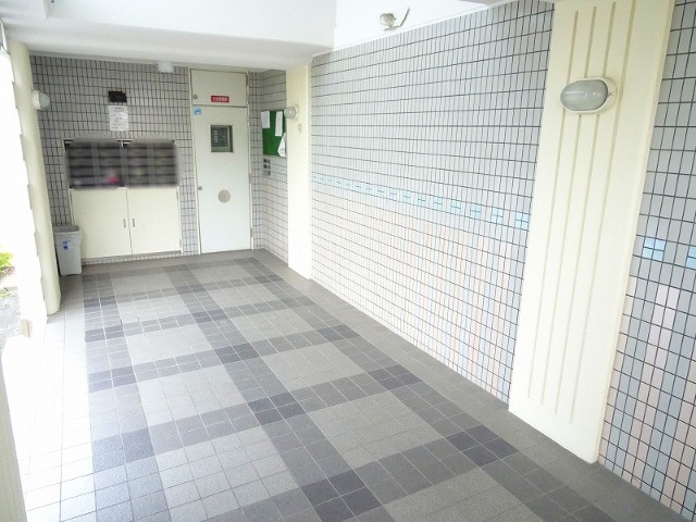 28/30 エントランス