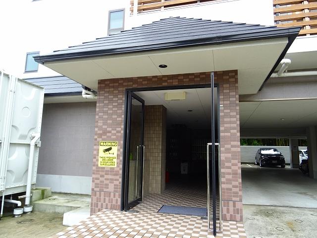 28/30 エントランス