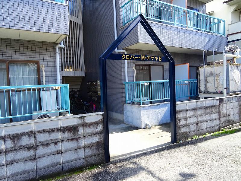 24/30 エントランス