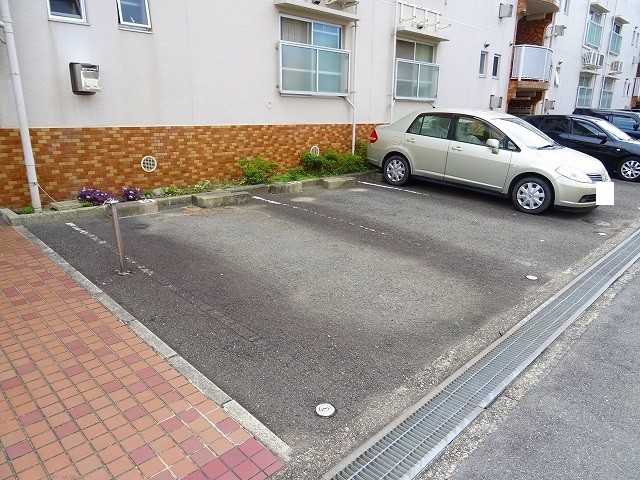 3/4 駐車場