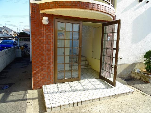 22/30 エントランス