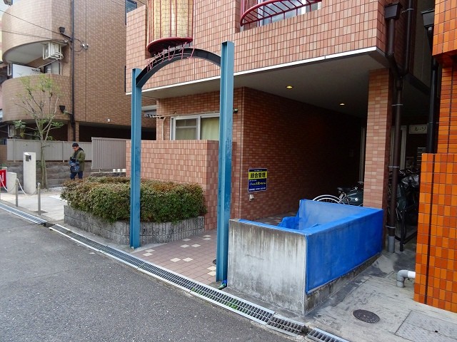 29/30 エントランス