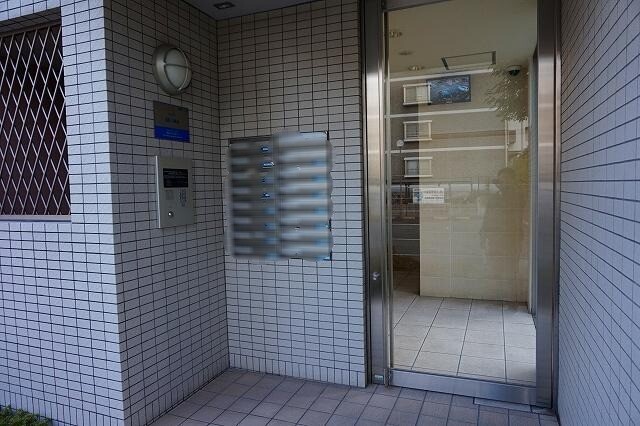 24/30 エントランス