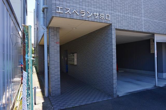 28/30 エントランス