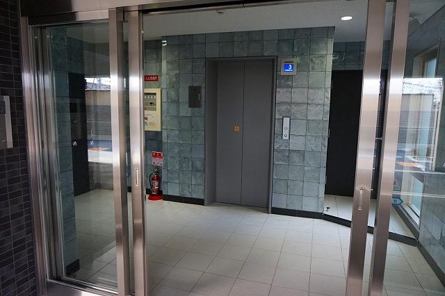 26/30 エントランス