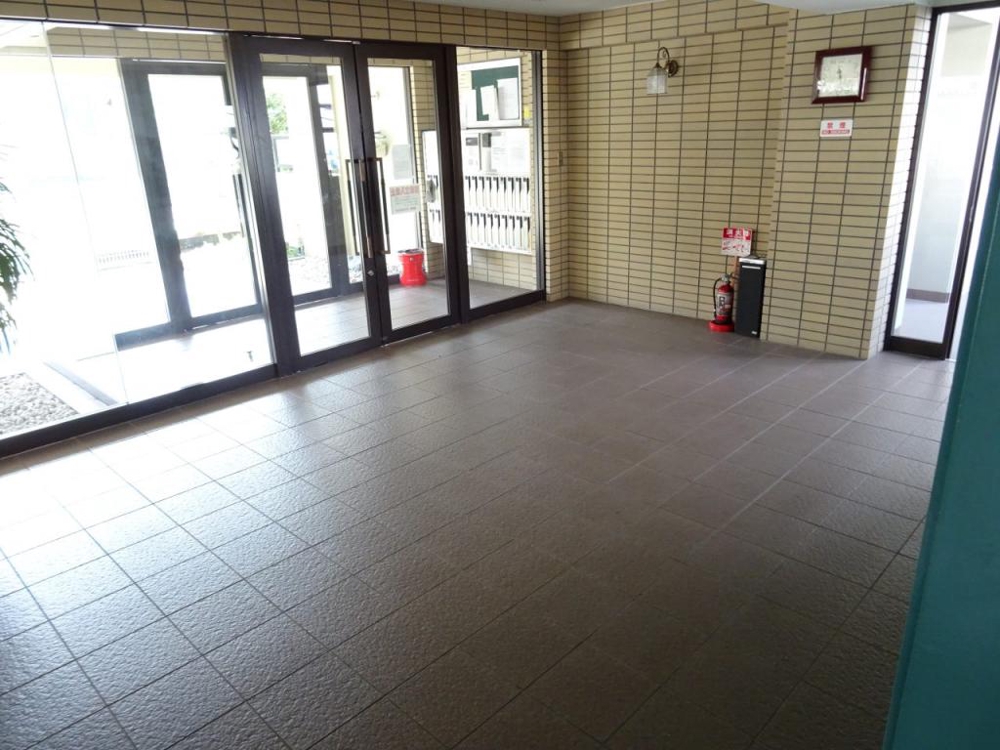 28/30 エントランス