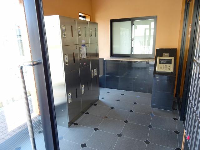 28/30 エントランス