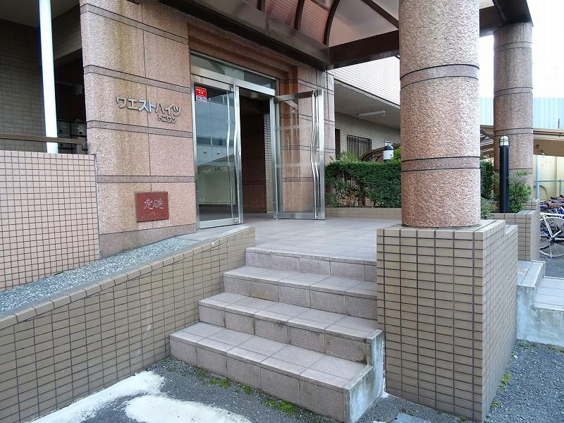 28/30 エントランス