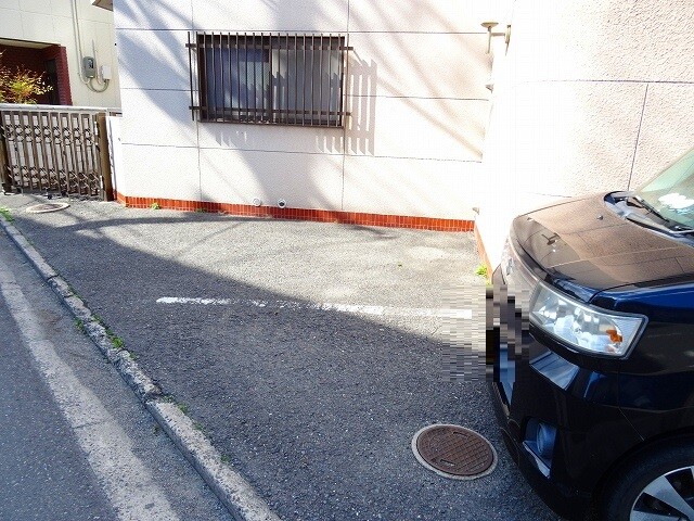 28/30 駐車場