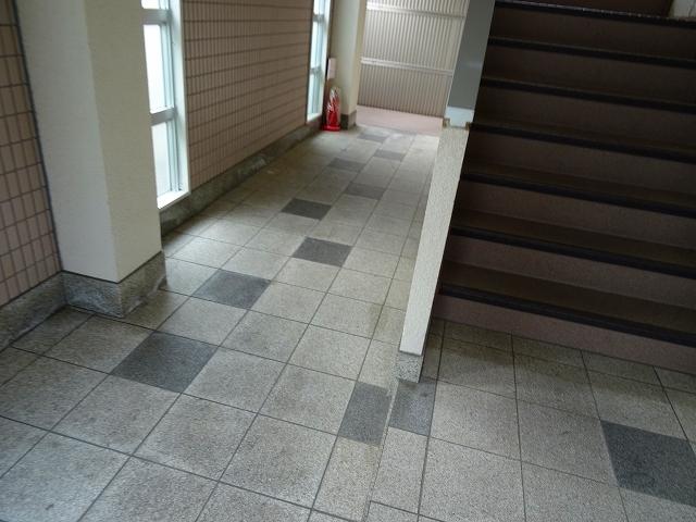 29/30 エントランス