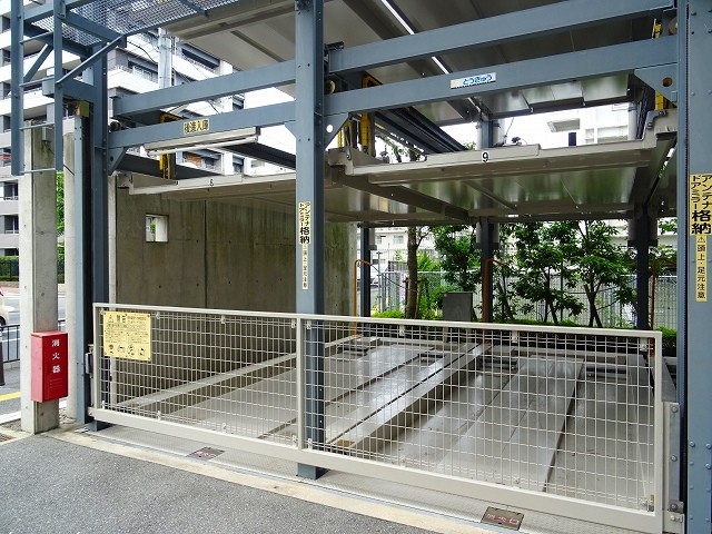 25/30 駐車場