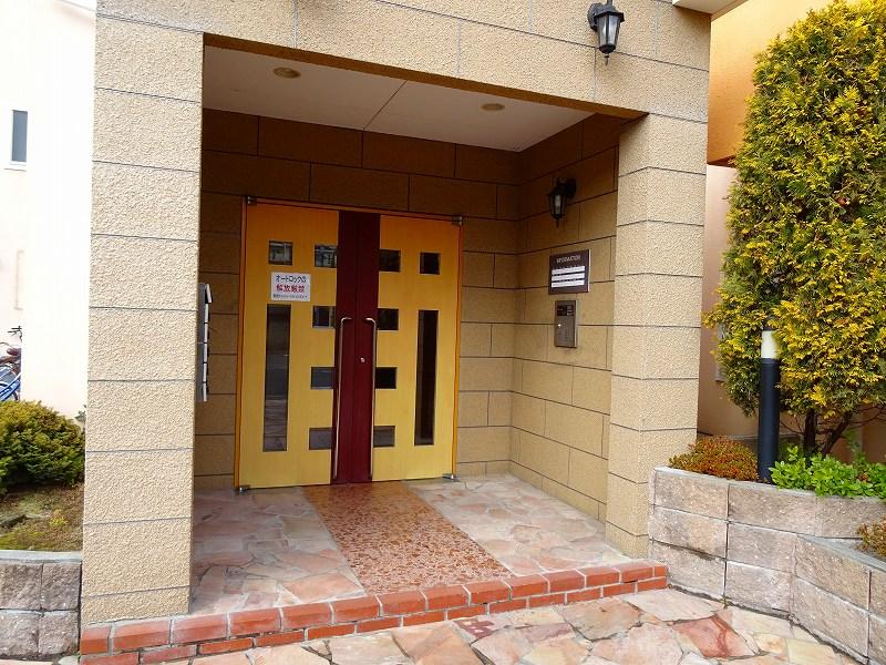 28/30 エントランス