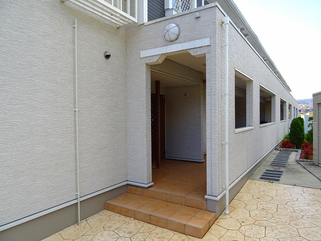 28/30 エントランス