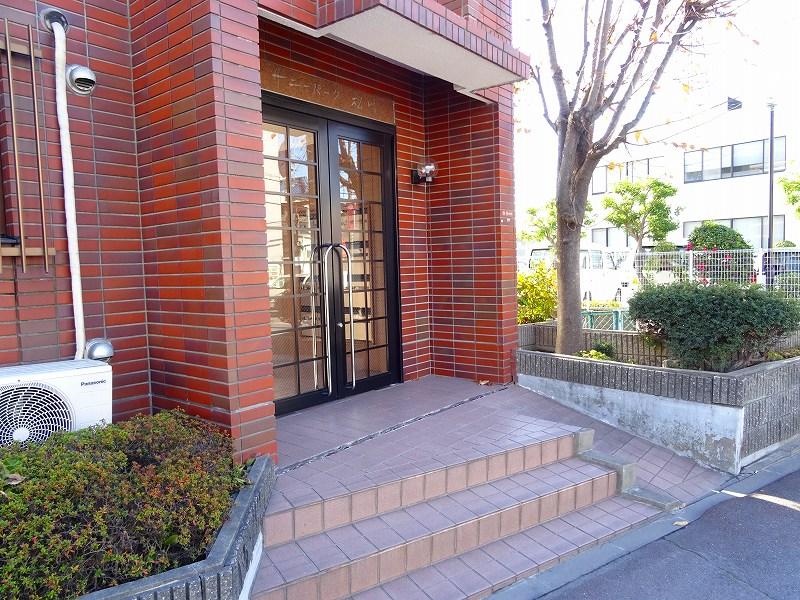 28/30 エントランス