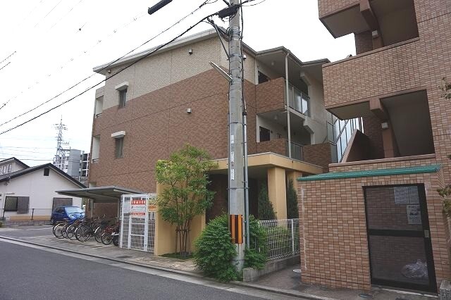 2/30 外観