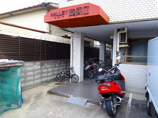 27/30 エントランス