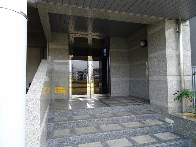 28/30 エントランス