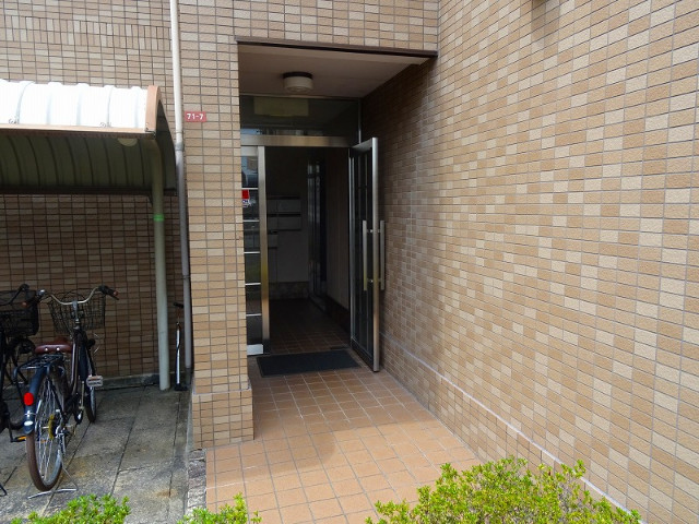 3/5 エントランス