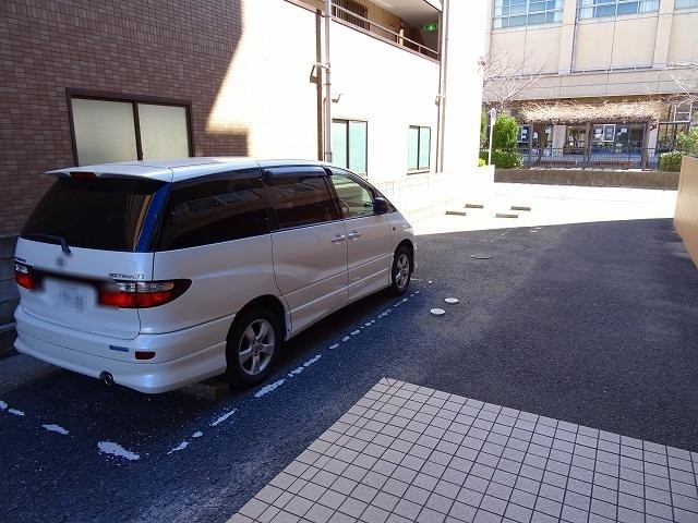 23/30 駐車場