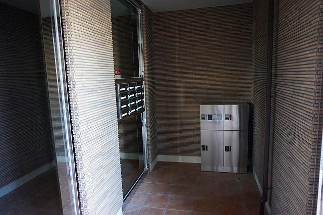 25/30 エントランス