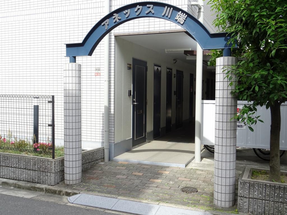 21/30 エントランス