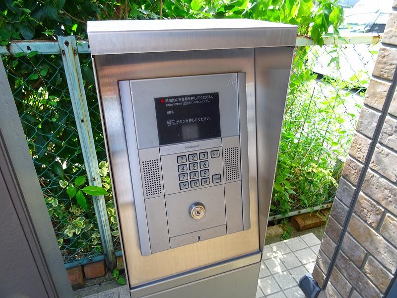 28/30 エントランス