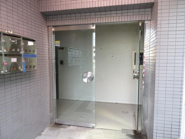 25/30 エントランス