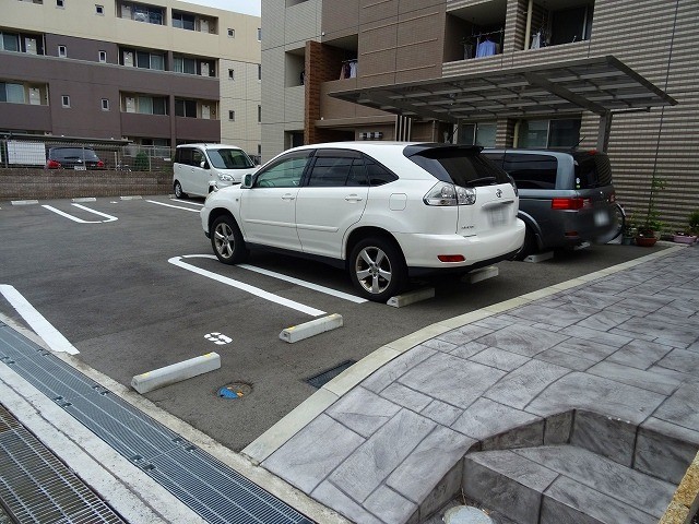 21/28 駐車場
