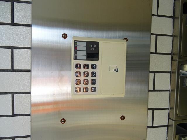 28/30 エントランス