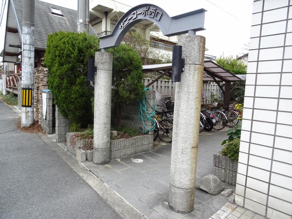 3/4 エントランス