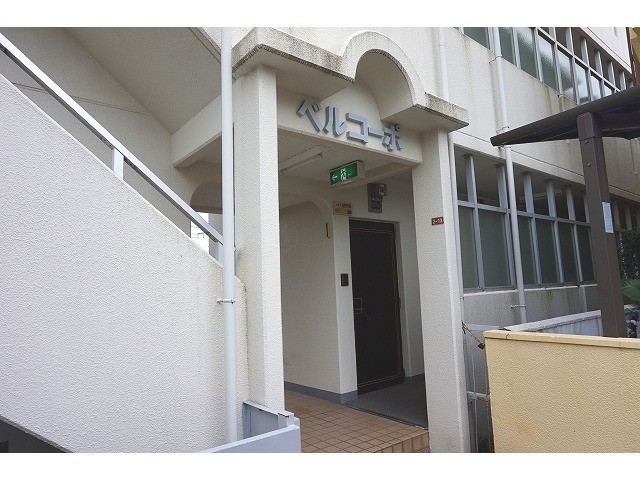 3/4 エントランス