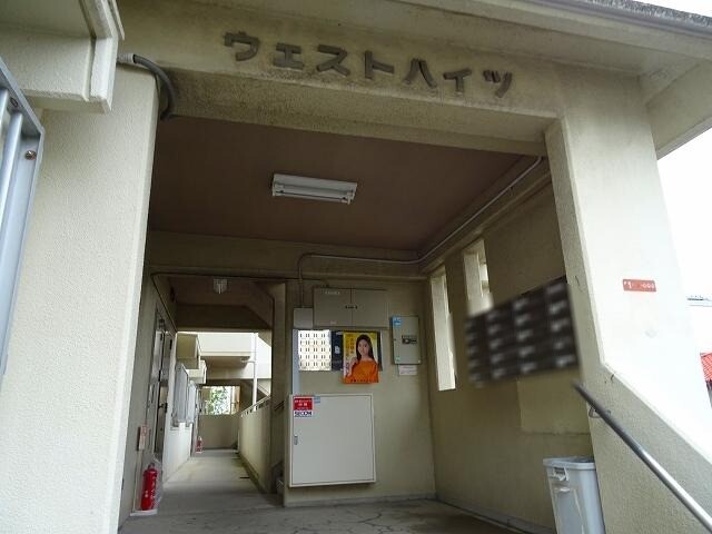 28/30 エントランス