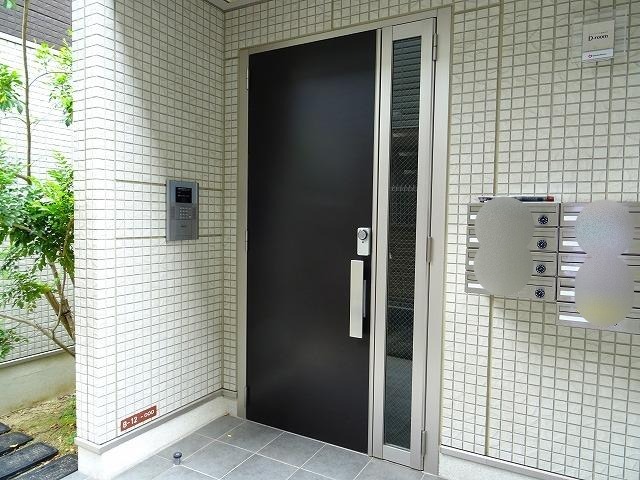 28/30 エントランス