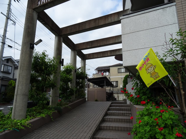 28/30 エントランス