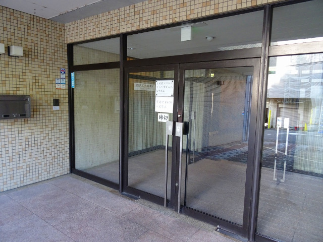 22/30 エントランス