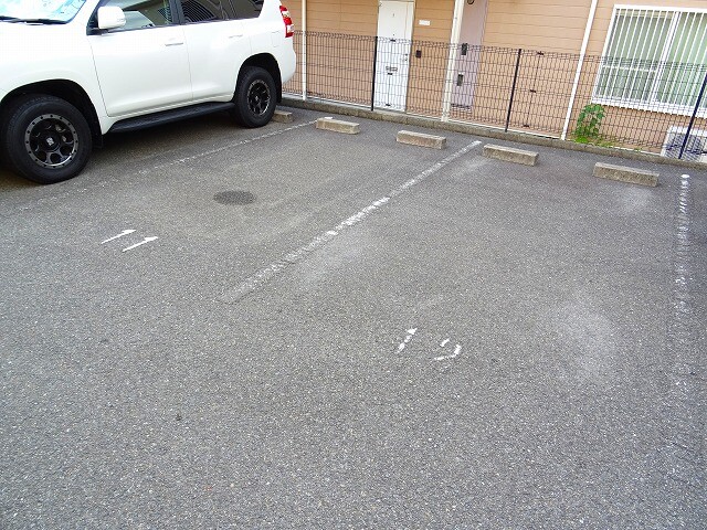 28/30 駐車場