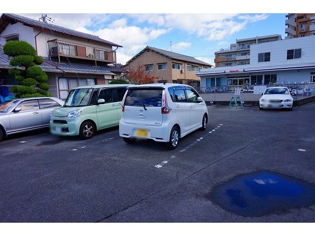 21/30 エントランス