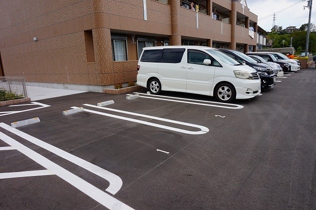 22/30 駐車場