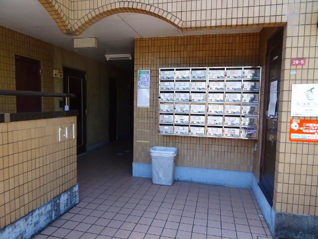 28/30 エントランス