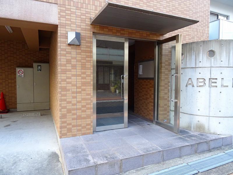 23/30 エントランス