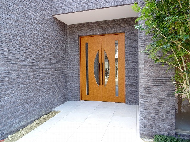 28/30 エントランス